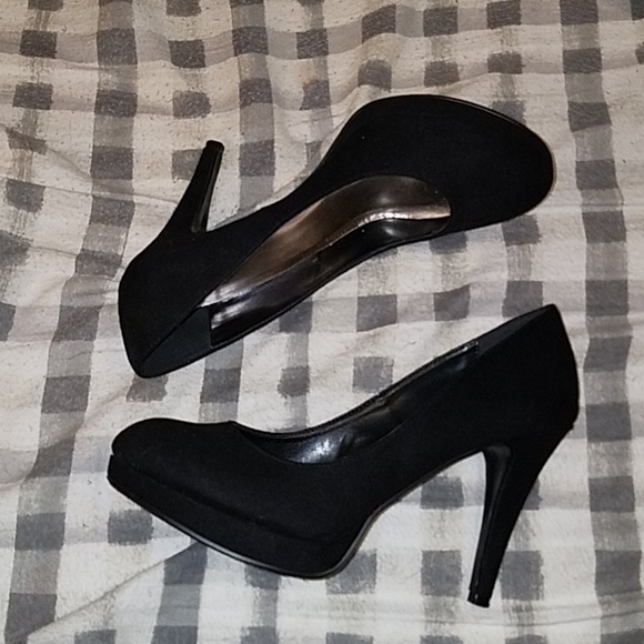 Black velvety heels - Picture 4 of 4